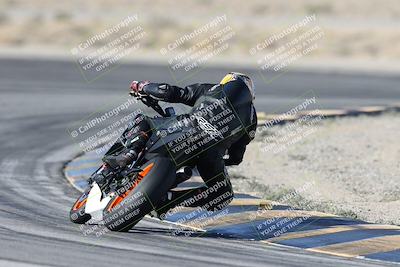 media/Dec-01-2025-Moto Forza (Mon) [[2daa91e15f]]/1-Advanced Group/Session 2 Turn 11 Backside/